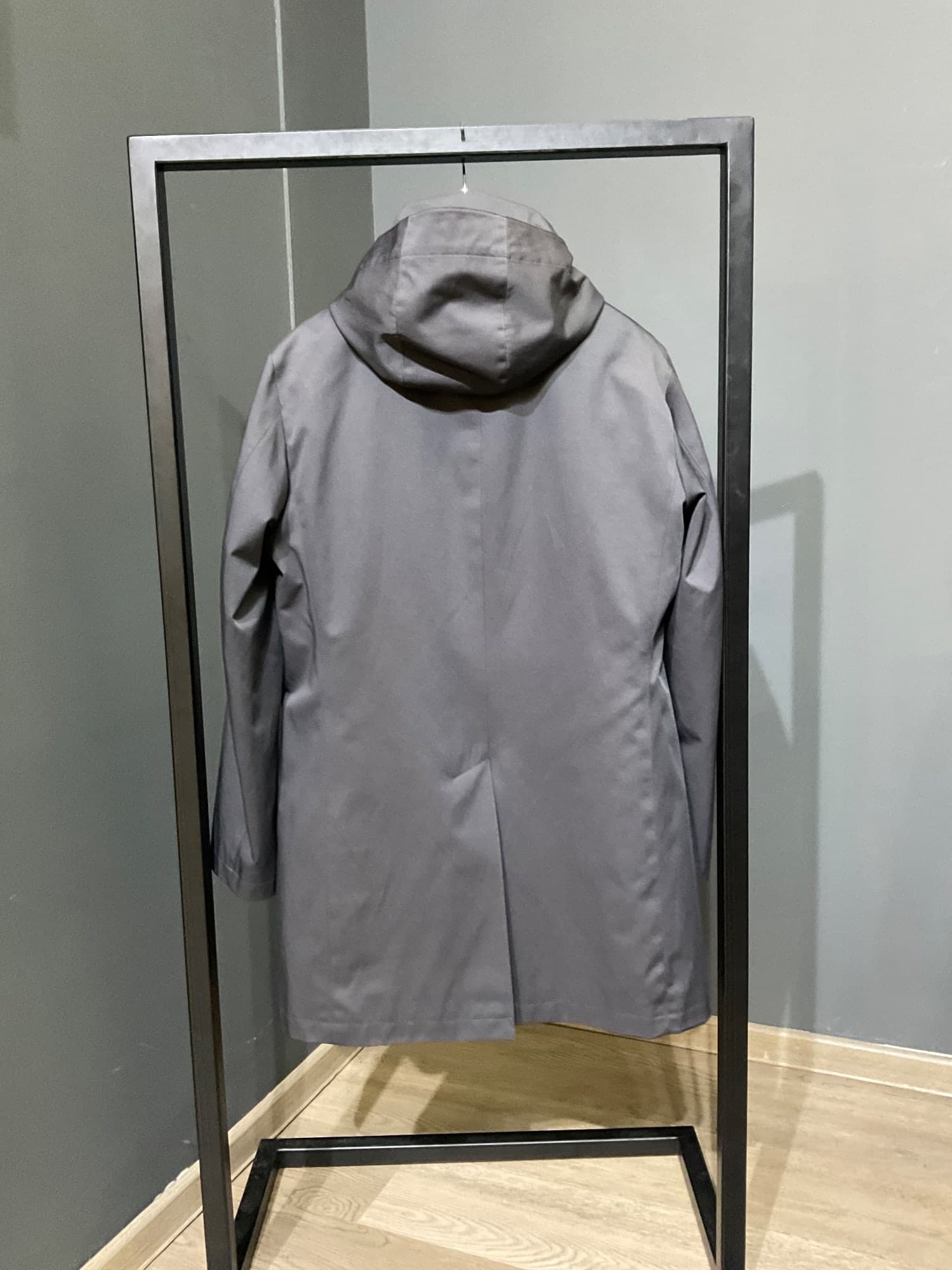 Šedý Trenchcoat s kapucí a zateplenou vložkou