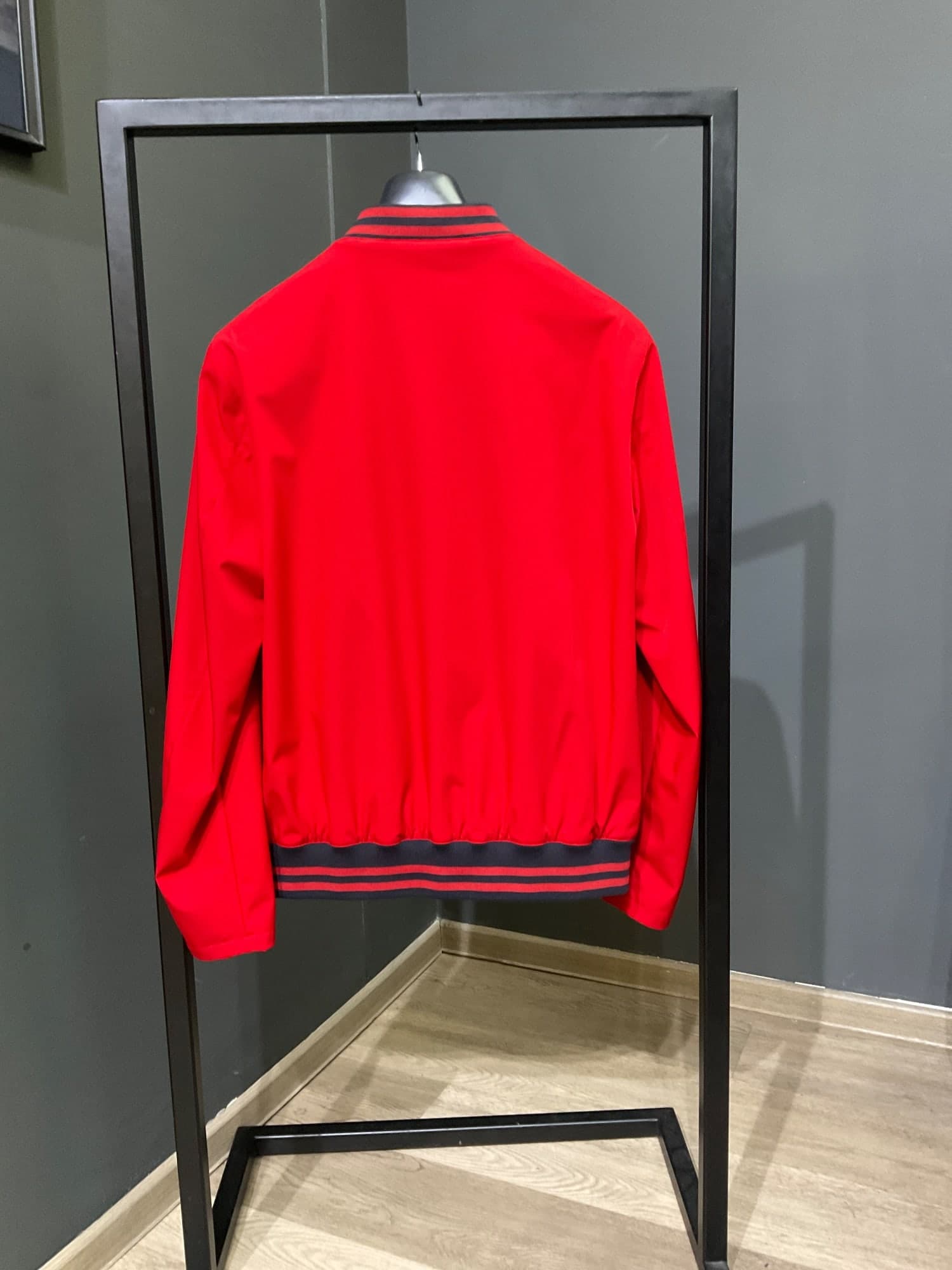 Červený bomber